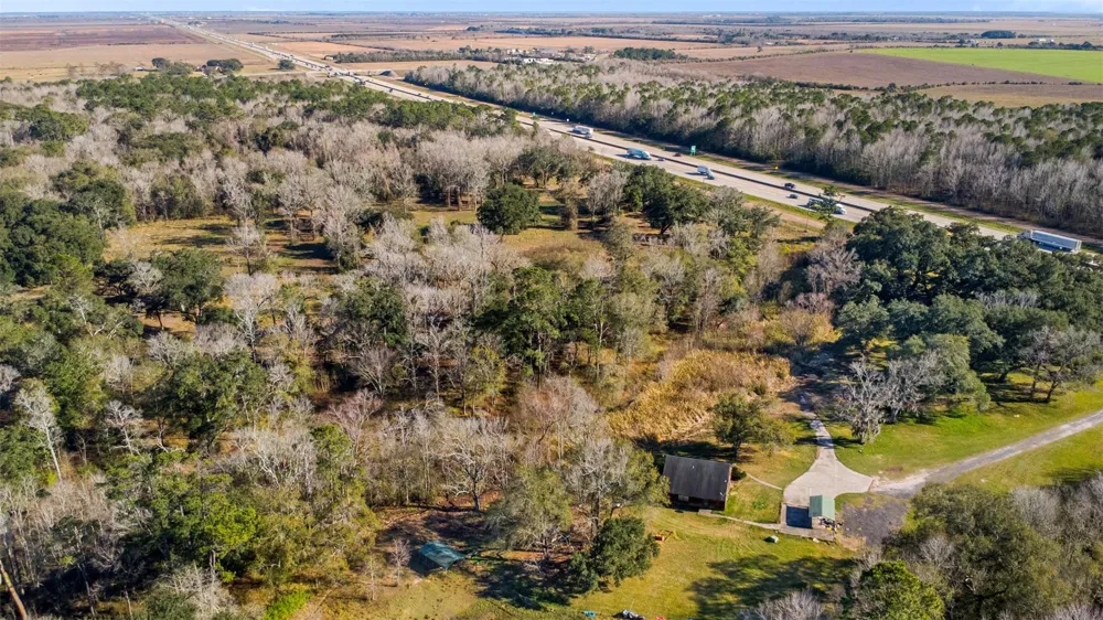 33349 Interstate 10 Anahuac, TX 77514