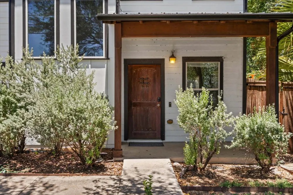 3304 E 5th Street #B Austin, TX 78702