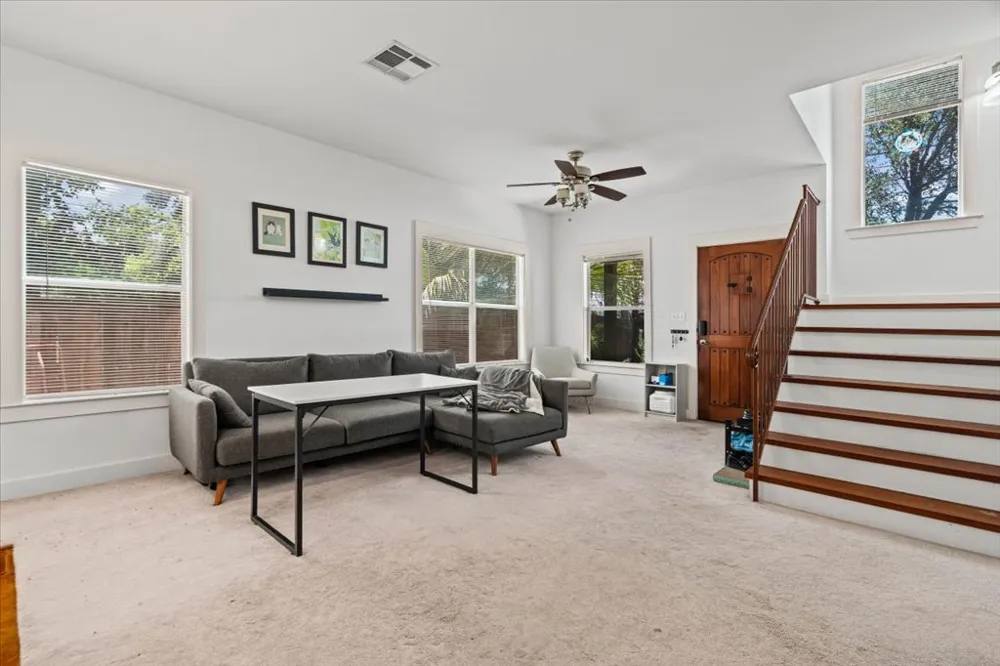 3304 E 5th Street #B Austin, TX 78702