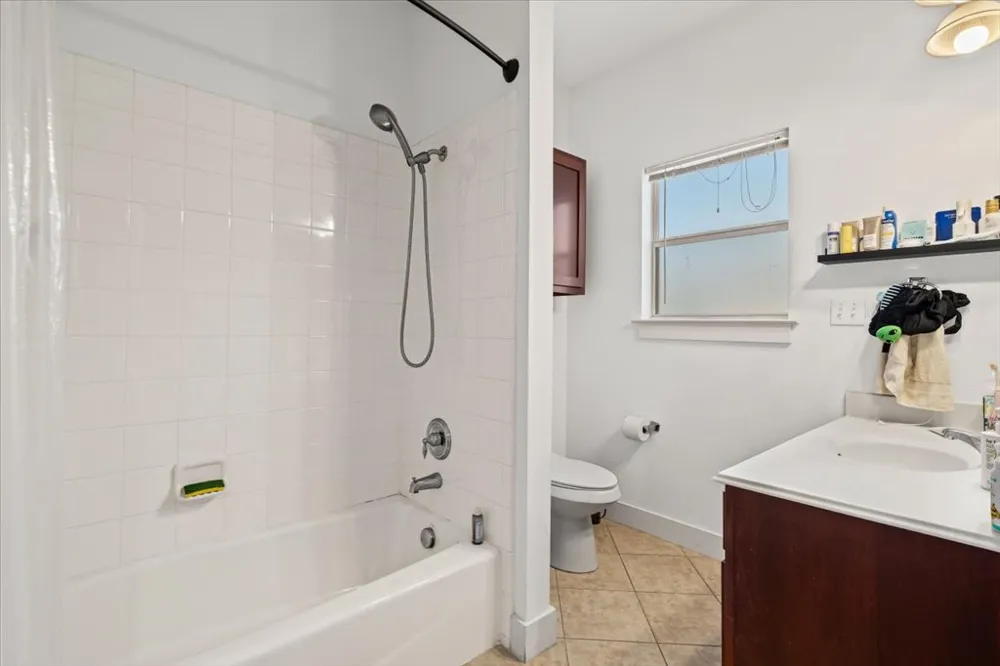 3304 E 5th Street #B Austin, TX 78702