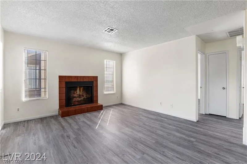 2707 Aarondavid Drive Las Vegas, NV 89121