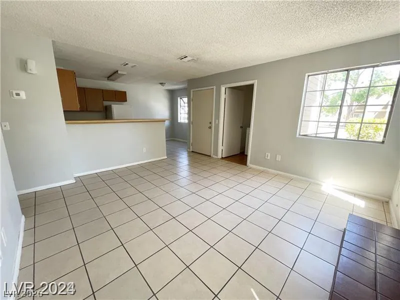 2707 Aarondavid Drive Las Vegas, NV 89121