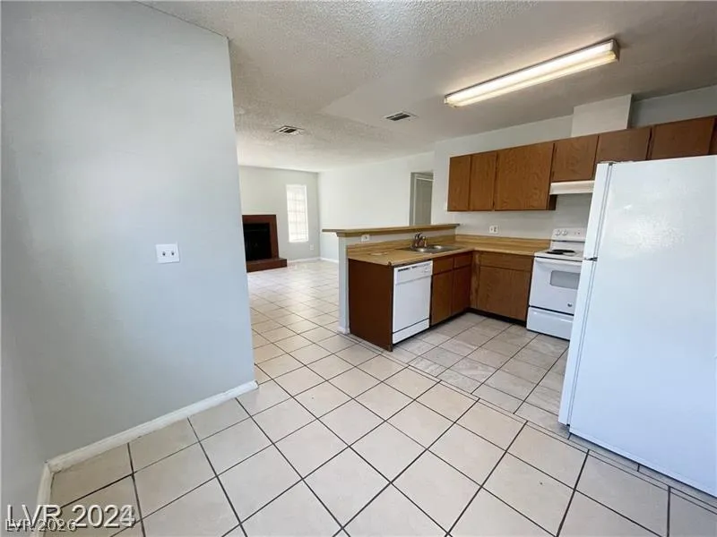 2707 Aarondavid Drive Las Vegas, NV 89121