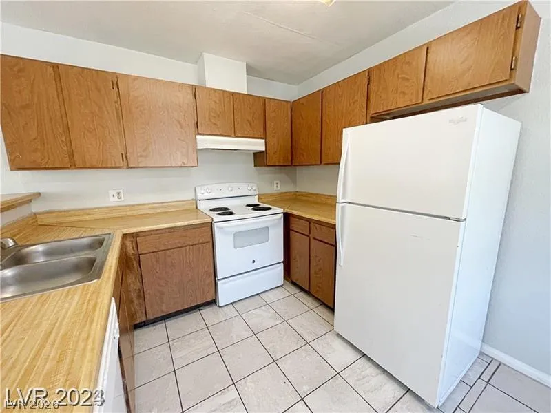 2707 Aarondavid Drive Las Vegas, NV 89121