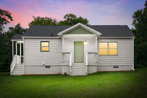914 W Happy Hollow Dr