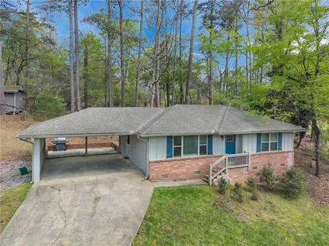 6005 Dolvin Lane