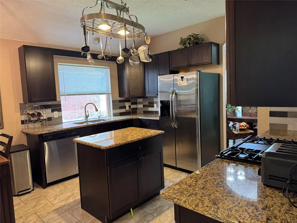 1236 Quaker Lane Lewisville, TX 75077