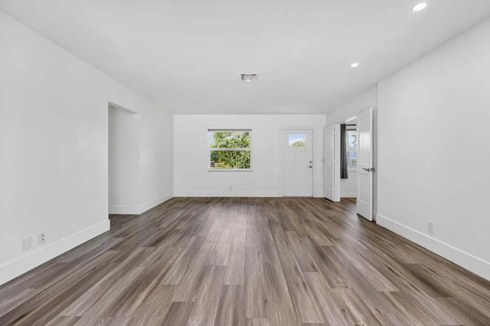 364 VENUS AVENUE Tequesta, FL 33469