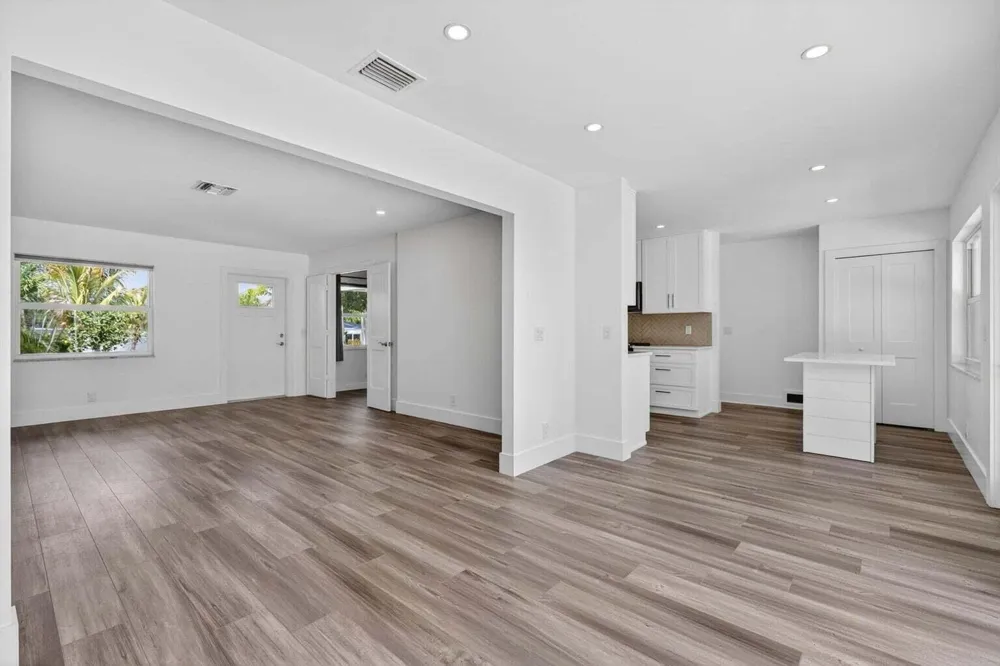 364 VENUS AVENUE Tequesta, FL 33469