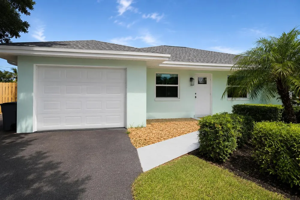 364 VENUS AVENUE Tequesta, FL 33469