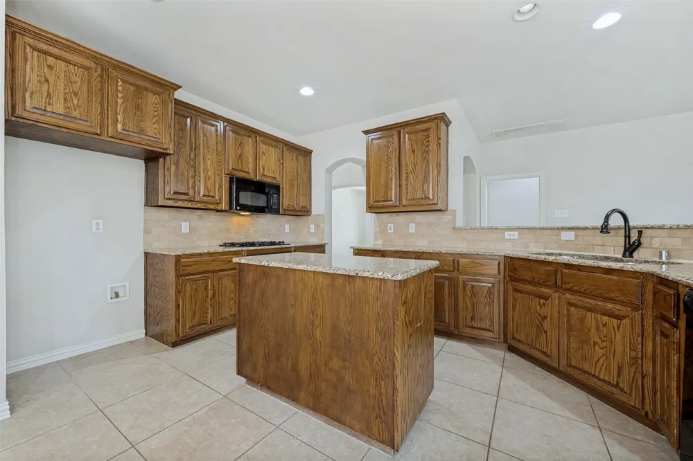 1148 Dayton Drive Lantana, TX 76226