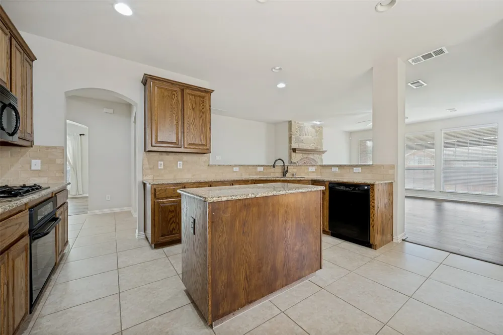 1148 Dayton Drive Lantana, TX 76226