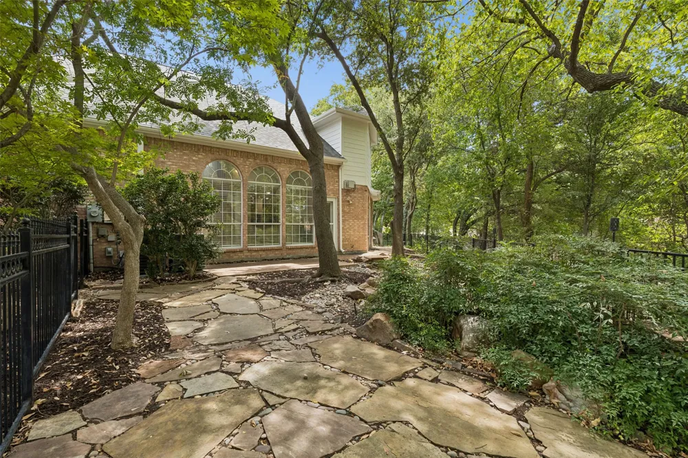 4904 Rockcreek Lane Plano, TX 75024