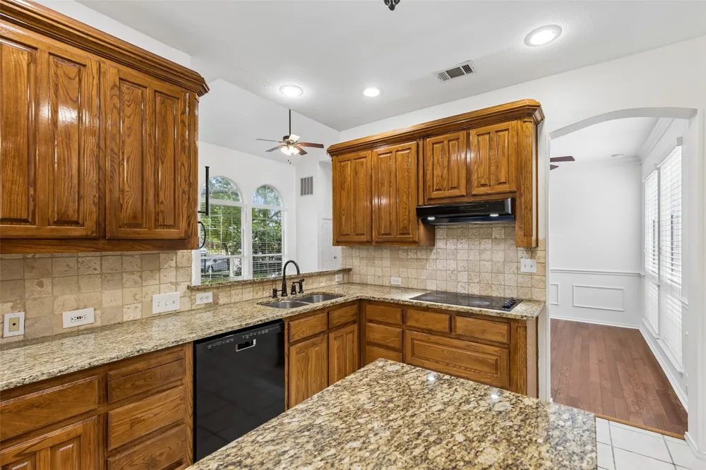4904 Rockcreek Lane Plano, TX 75024