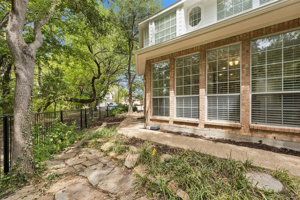 4904 Rockcreek Lane Plano, TX 75024