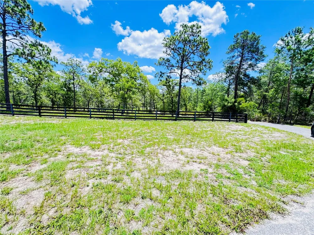 7590 CAESAR POINT Dunnellon, FL 34433