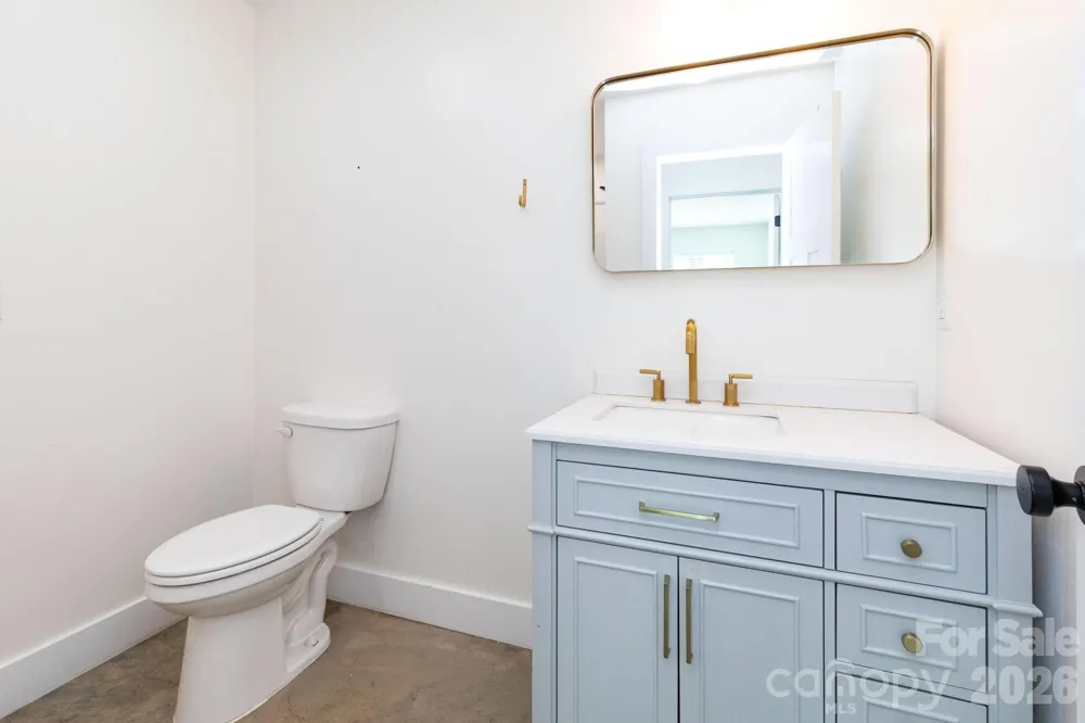 881 Burney Mountain Road Fletcher, NC 28732
