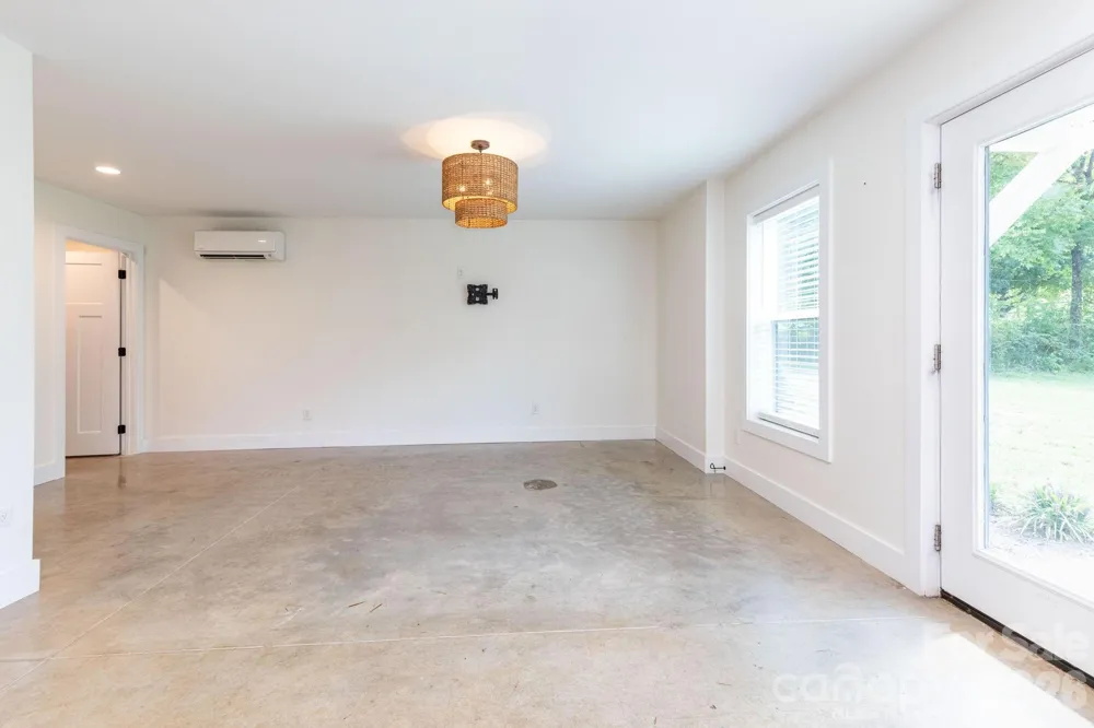 881 Burney Mountain Road Fletcher, NC 28732