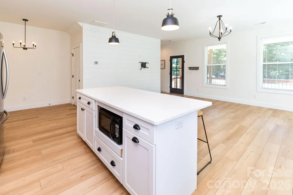 881 Burney Mountain Road Fletcher, NC 28732