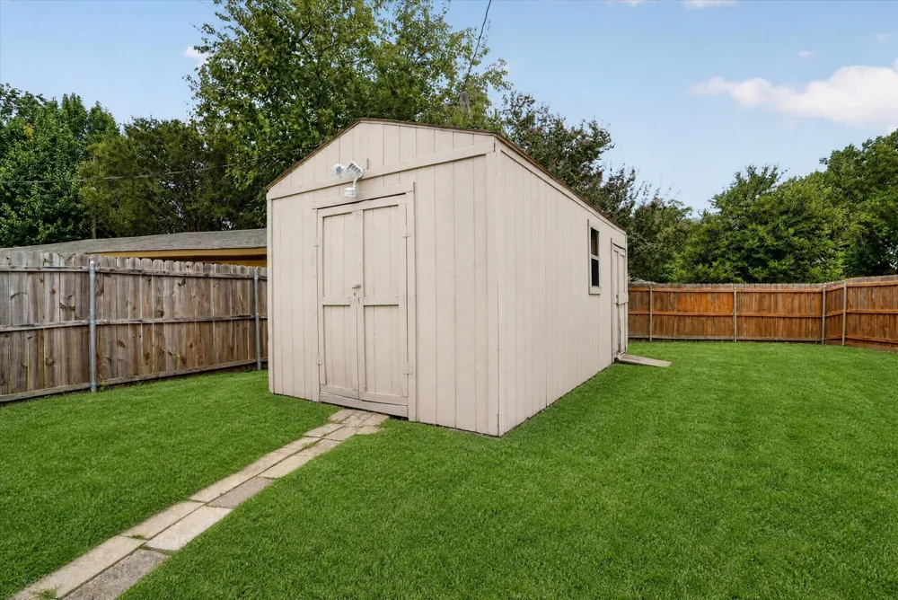 5817 Stone Drive North Richland Hills, TX 76180