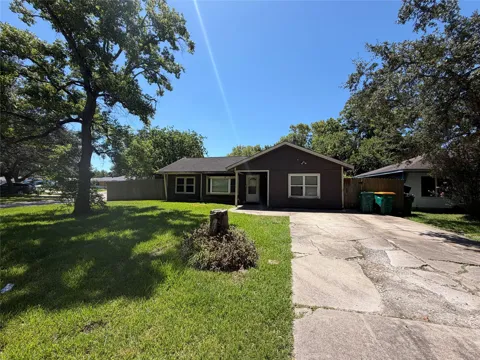 2631 Camp Circle
