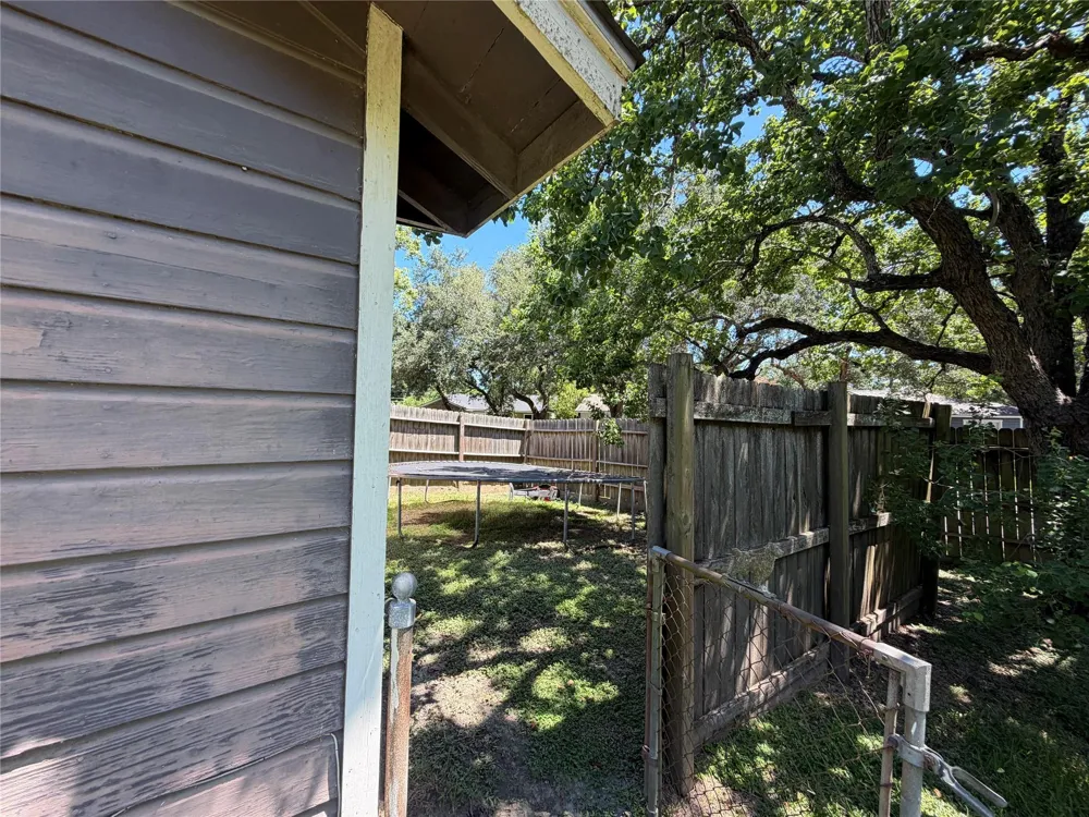 2631 Camp Circle La Marque, TX 77568