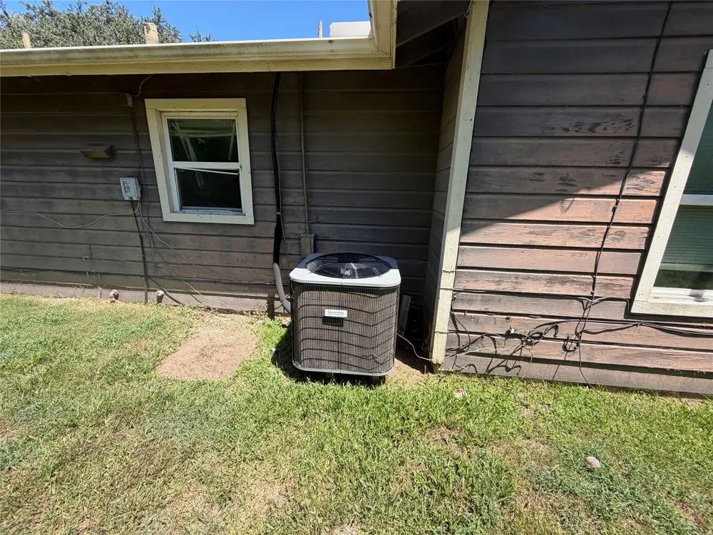 2631 Camp Circle La Marque, TX 77568
