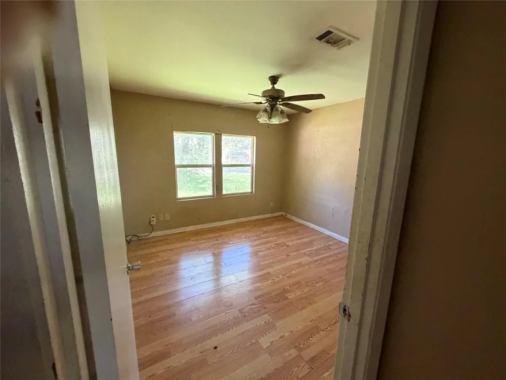 2631 Camp Circle La Marque, TX 77568
