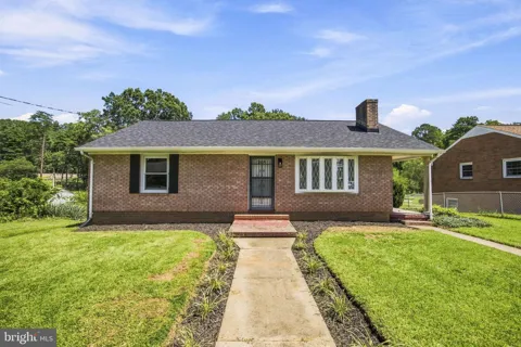 205 MAPLE STREET