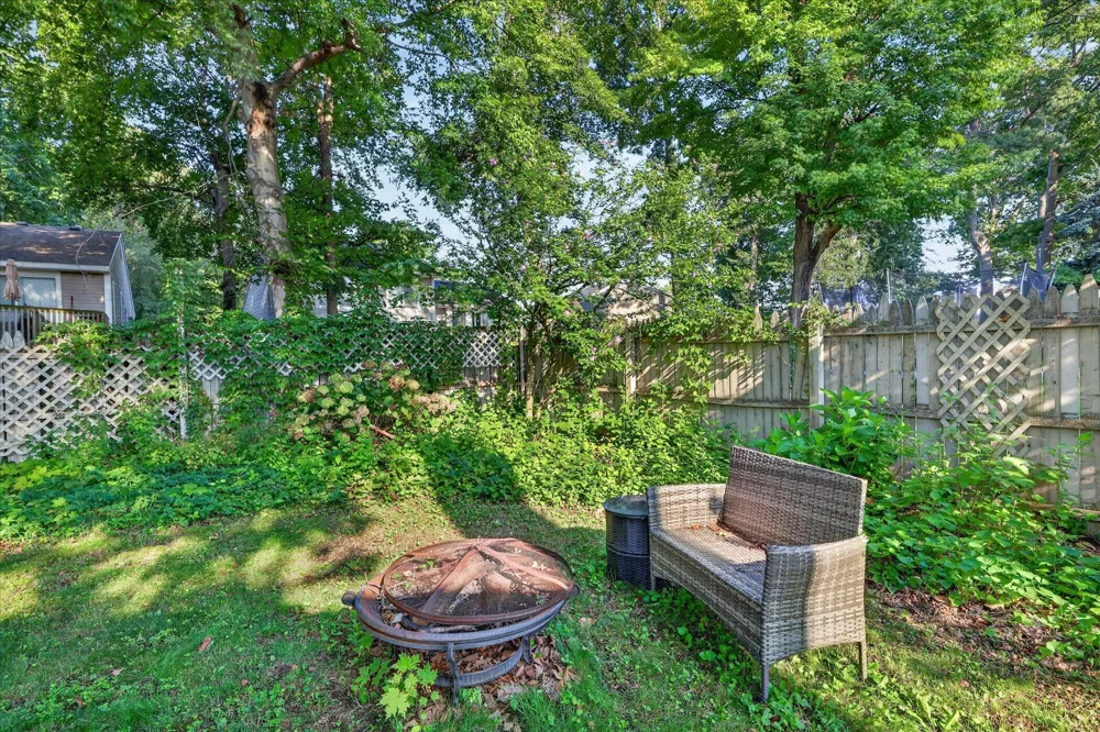 4445 Marshall Avenue SE Kentwood, MI 49508