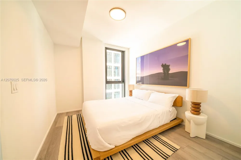 176 NW 25th St #550 Miami, FL 33127