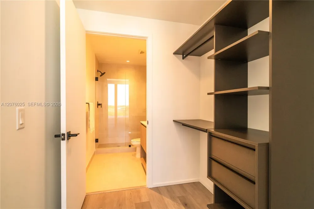 176 NW 25th St #550 Miami, FL 33127