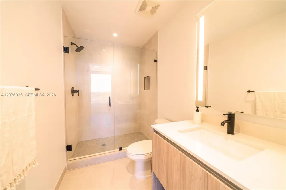 176 NW 25th St #550 Miami, FL 33127