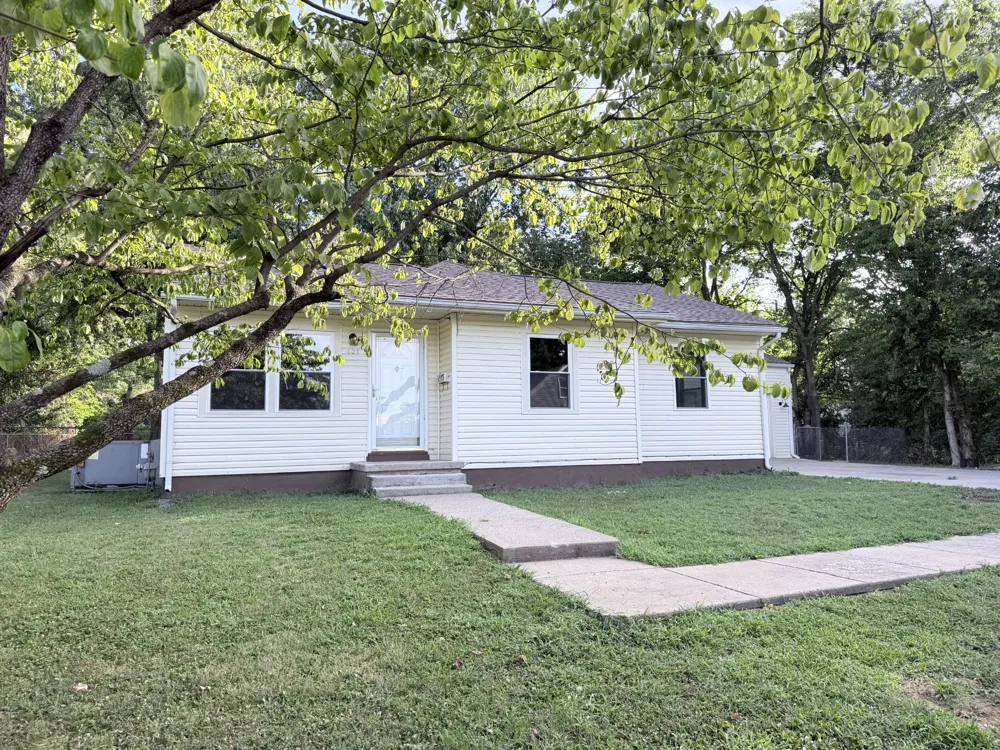 401 Sylvan Ter Hopkinsville, KY 42240