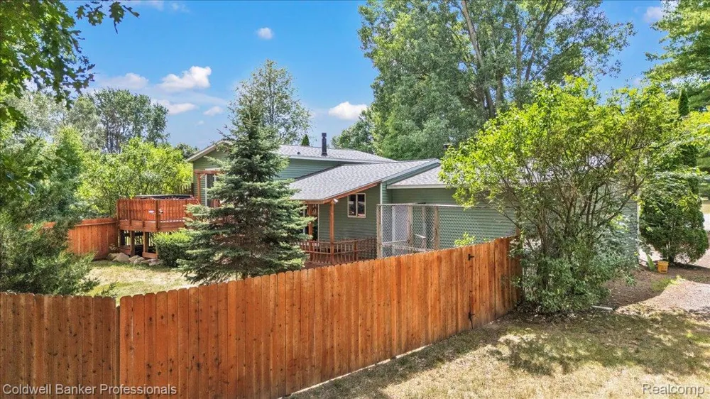 2488 Springfield Drive Oregon Township, MI 48446