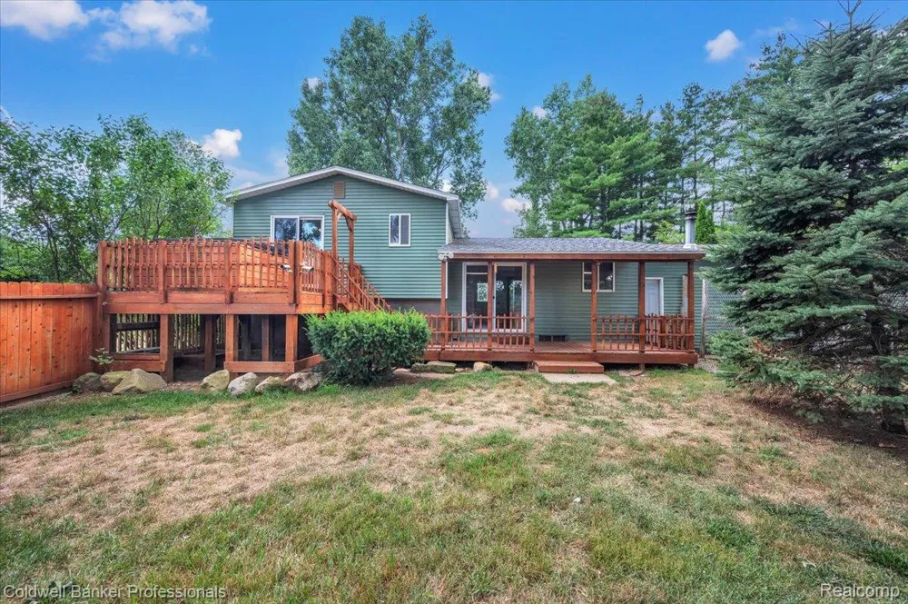 2488 Springfield Drive Oregon Township, MI 48446