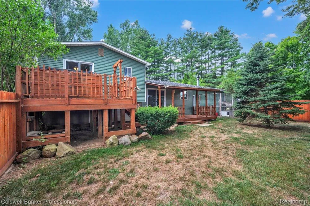 2488 Springfield Drive Oregon Township, MI 48446