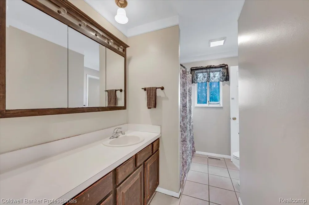 2488 Springfield Drive Oregon Township, MI 48446