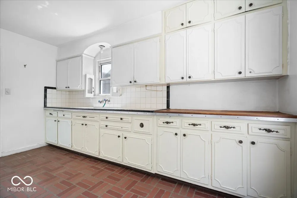 5808 Primrose Avenue Indianapolis, IN 46220
