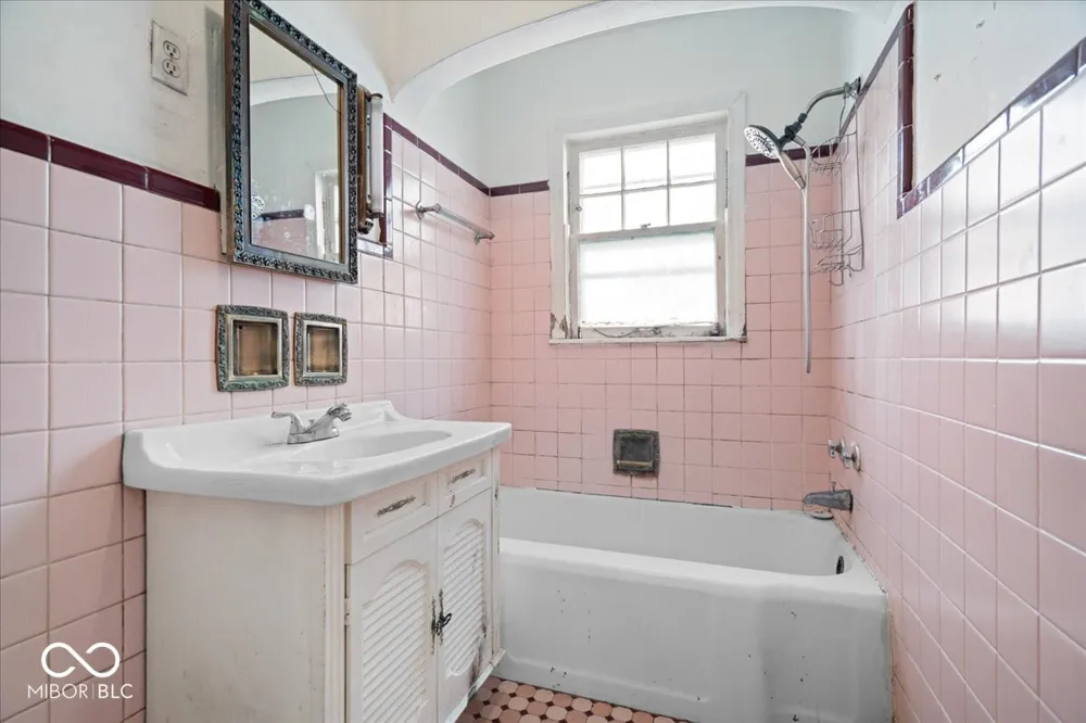 5808 Primrose Avenue Indianapolis, IN 46220