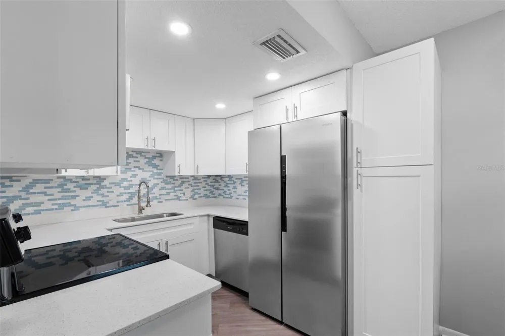 4050 4TH STREET #104 St Petersburg, FL 33703