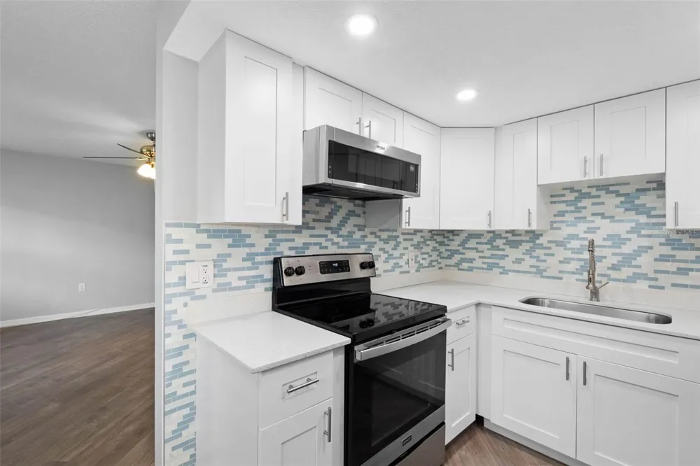 4050 4TH STREET #104 St Petersburg, FL 33703