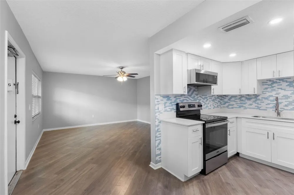 4050 4TH STREET #104 St Petersburg, FL 33703