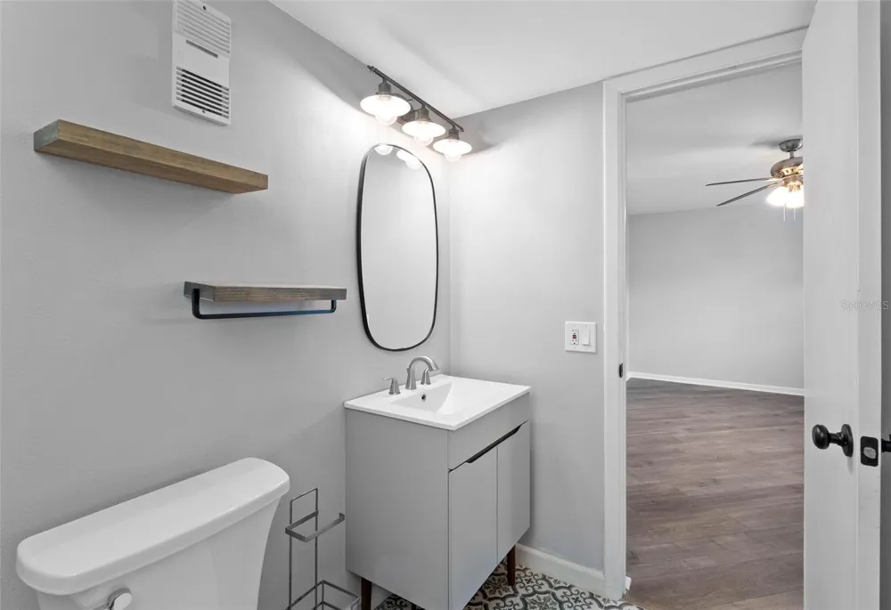 4050 4TH STREET #104 St Petersburg, FL 33703