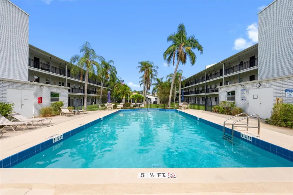 4050 4TH STREET #104 St Petersburg, FL 33703