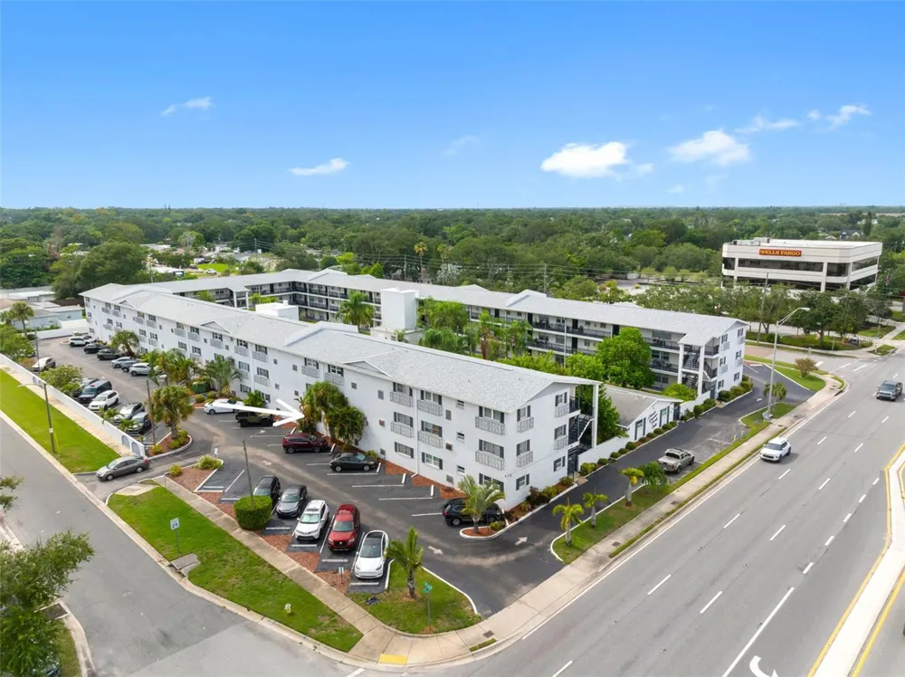 4050 4TH STREET #104 St Petersburg, FL 33703