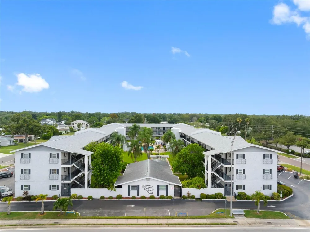 4050 4TH STREET #104 St Petersburg, FL 33703