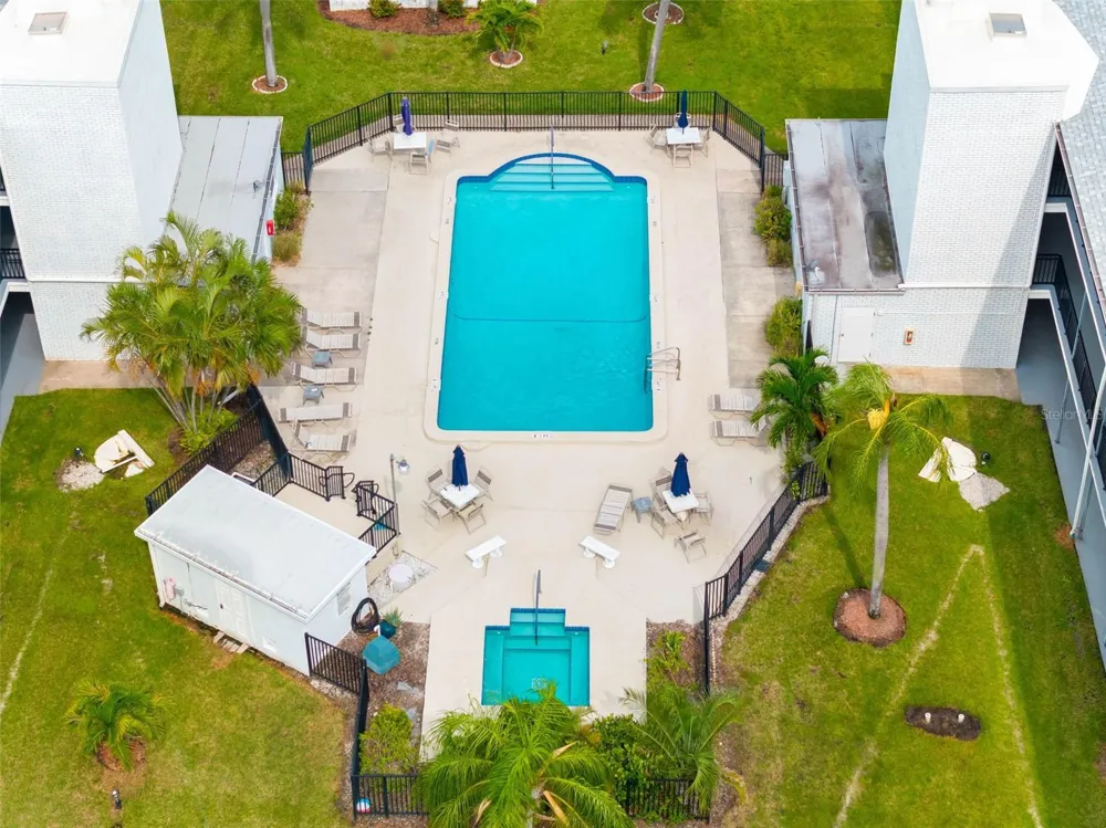 4050 4TH STREET #104 St Petersburg, FL 33703