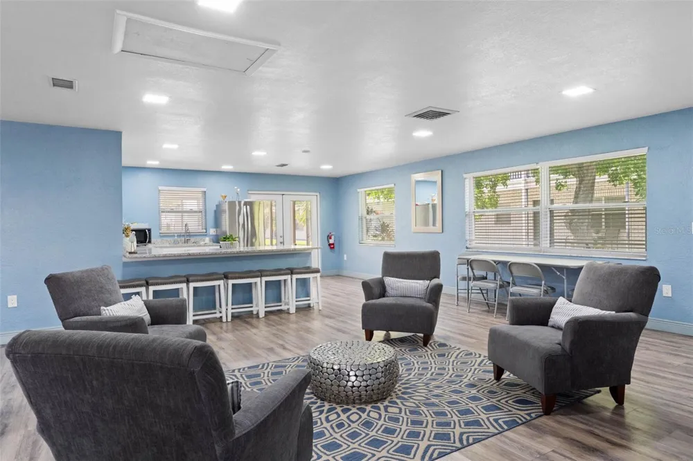 4050 4TH STREET #104 St Petersburg, FL 33703