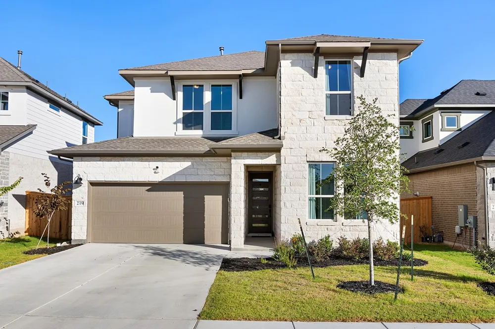 219 Craigends Yew Lane Dripping Springs, TX 78620